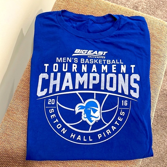 Seton Hall University Tshirt - Picture 1 of 1